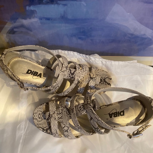 Shoes - Picture 2 of 2